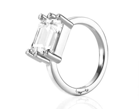 Efva Attling - Beautiful Dreamer Ring - Crystal Quartz White Gold